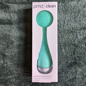 PMD Clean smart facial cleansing device NIB